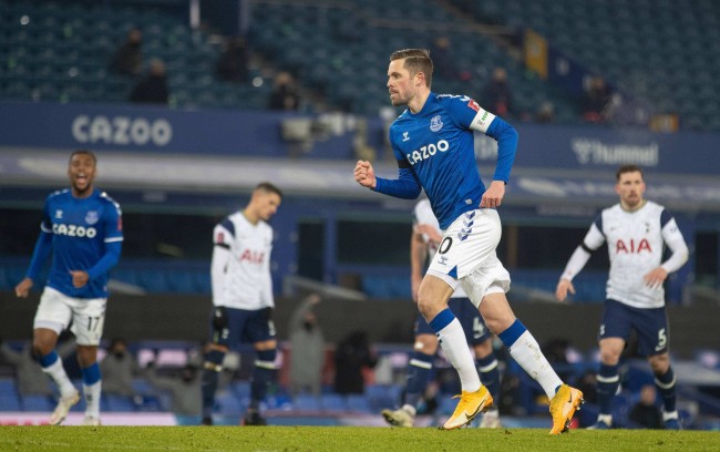 邮报：热刺预计库卢将因伤缺阵至年底，正在加紧寻找替代目标